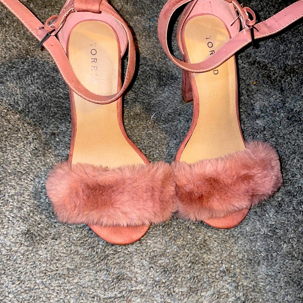 Cute blush chunky open toe heel